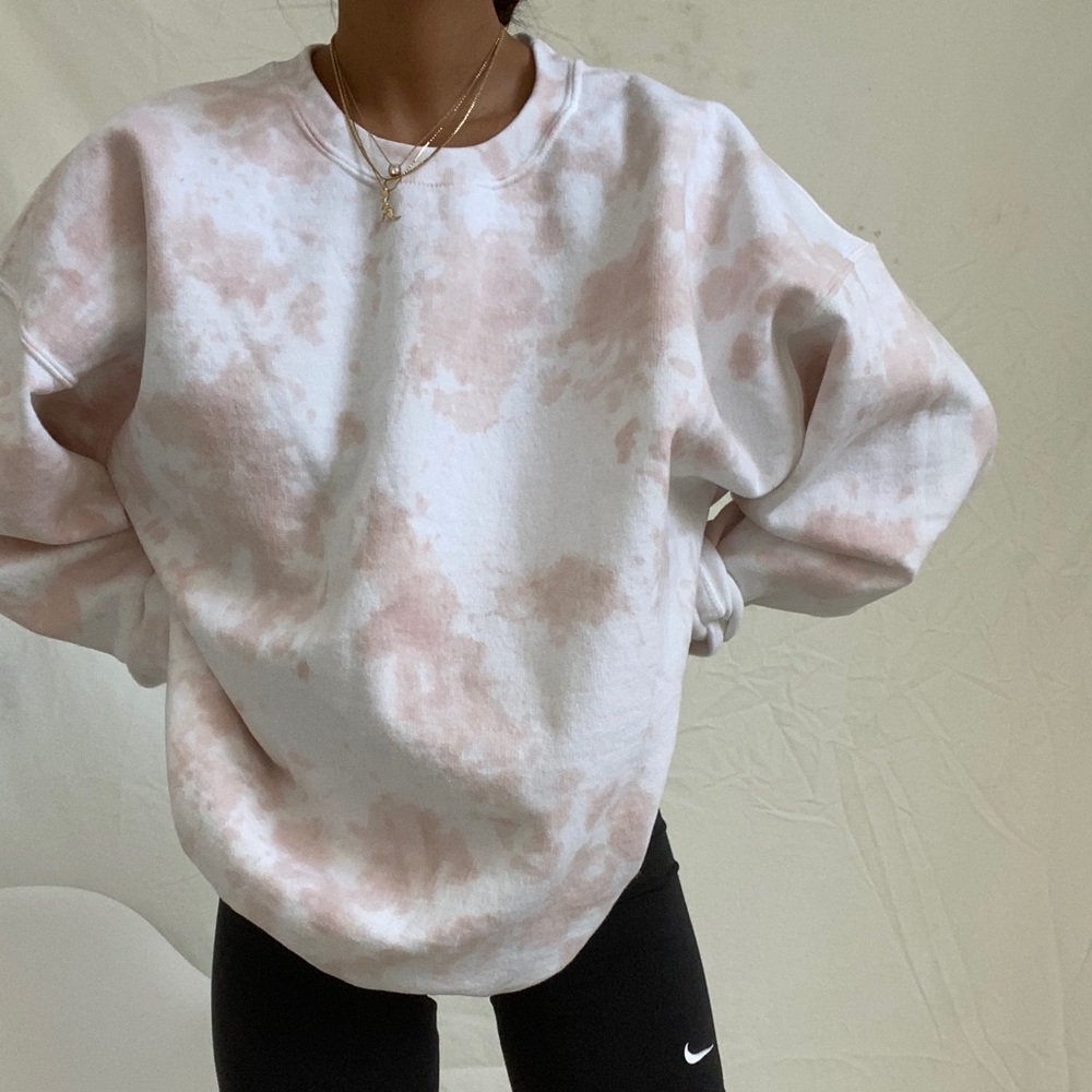 HAND MADE TIE DYE CREWNECK